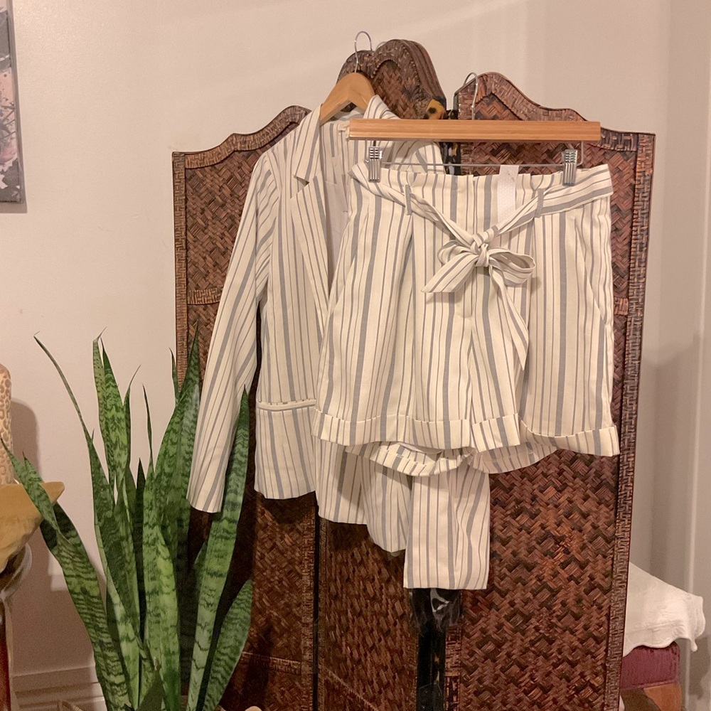 Dress short suit…